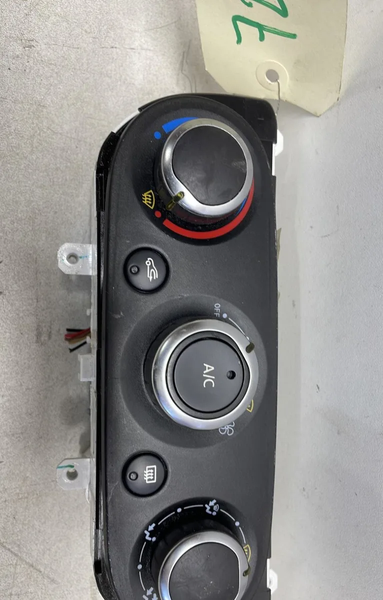 Commande de chauffage Renault CLIO IV (BH_) 1.5 dci 75 (2012) 5 portes occasion
