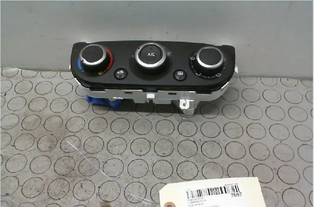 Commande de chauffage Renault CLIO IV (BH_) 1.5 dci 75 (2012) 5 portes occasion