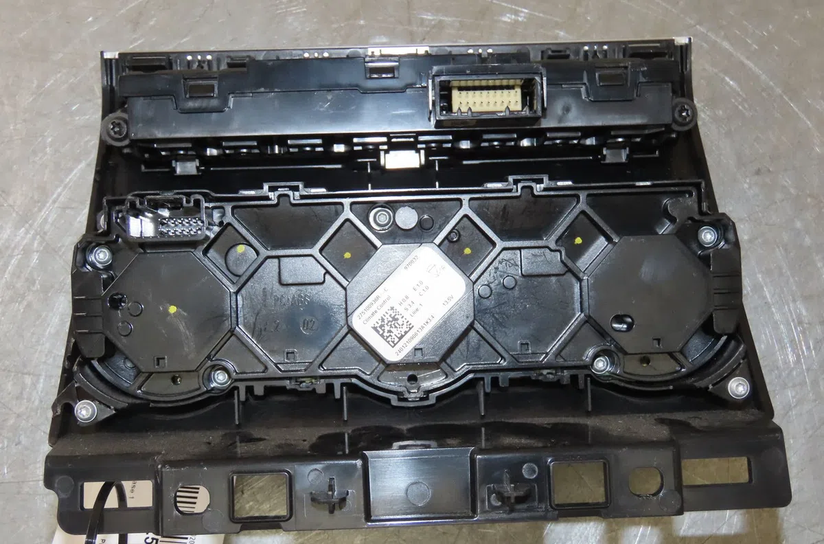 Commande de chauffage Renault CLIO V (B7_) 1.6 e-tech 140 (b7mu) (2020) occasion