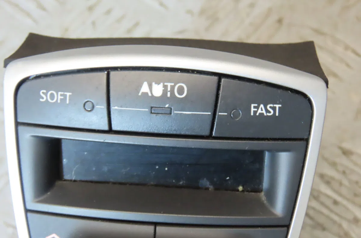 Commande de chauffage RENAULT LAGUNA 2010 occasion