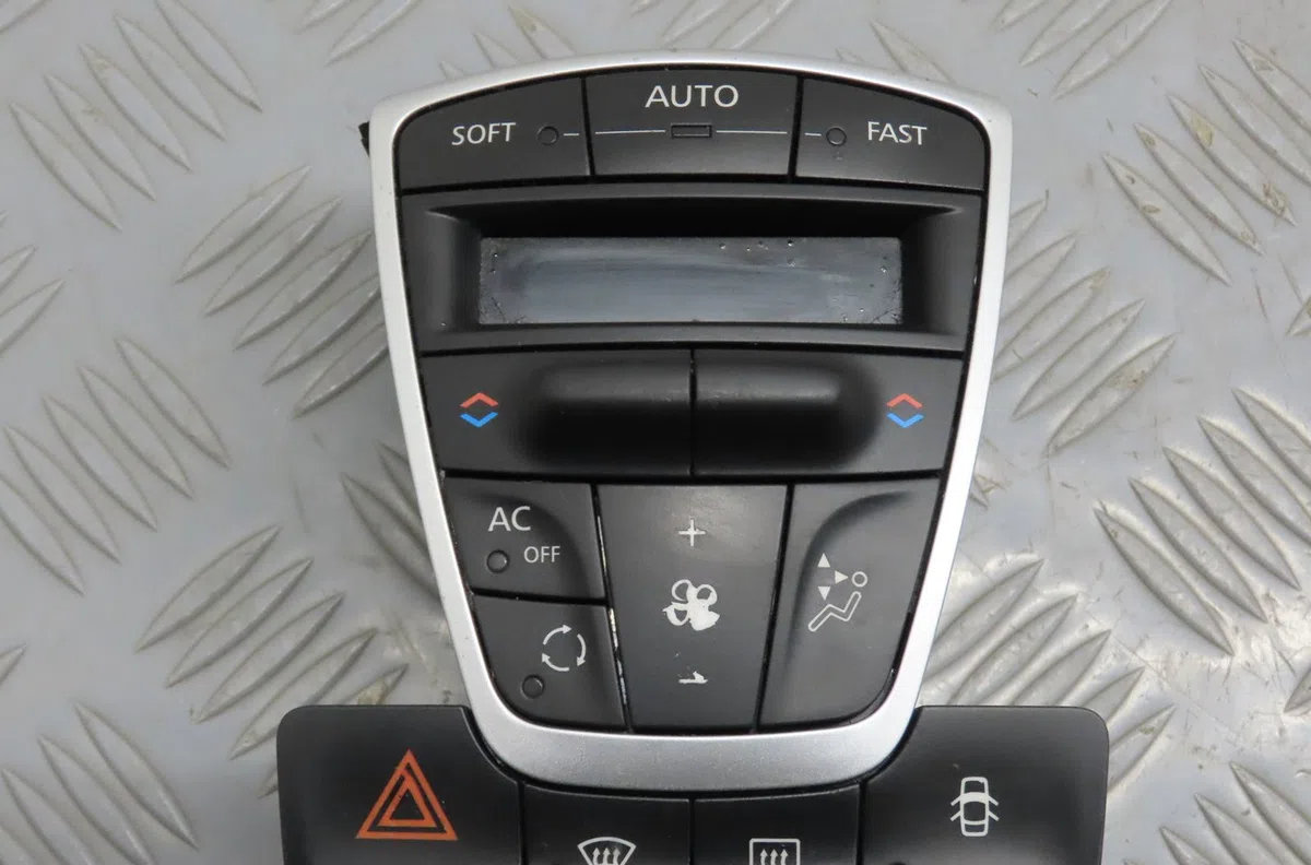 Commande de chauffage Renault LAGUNA III (BT0-1) 2.0 16v (bt05, bt0f, bt0w) (2007-2012) occasion