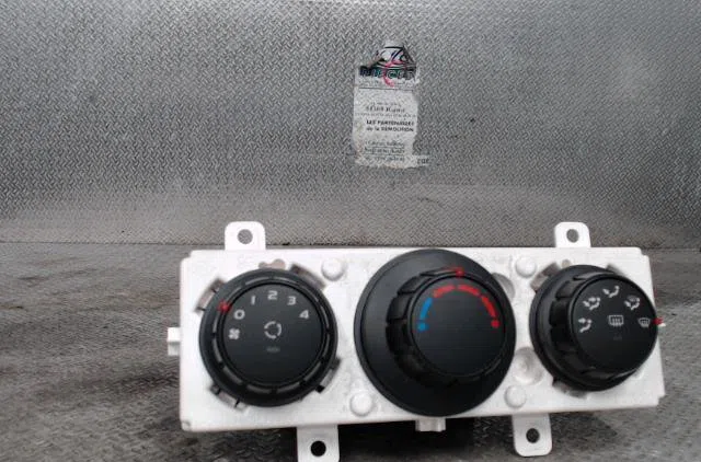 Commande de chauffage Renault MASTER III Camionnette (FV) 2.3 dci 125 fwd (fv0c, fv0d, fv0g, fv0h, fv0j, fv0k) (2010) occasion