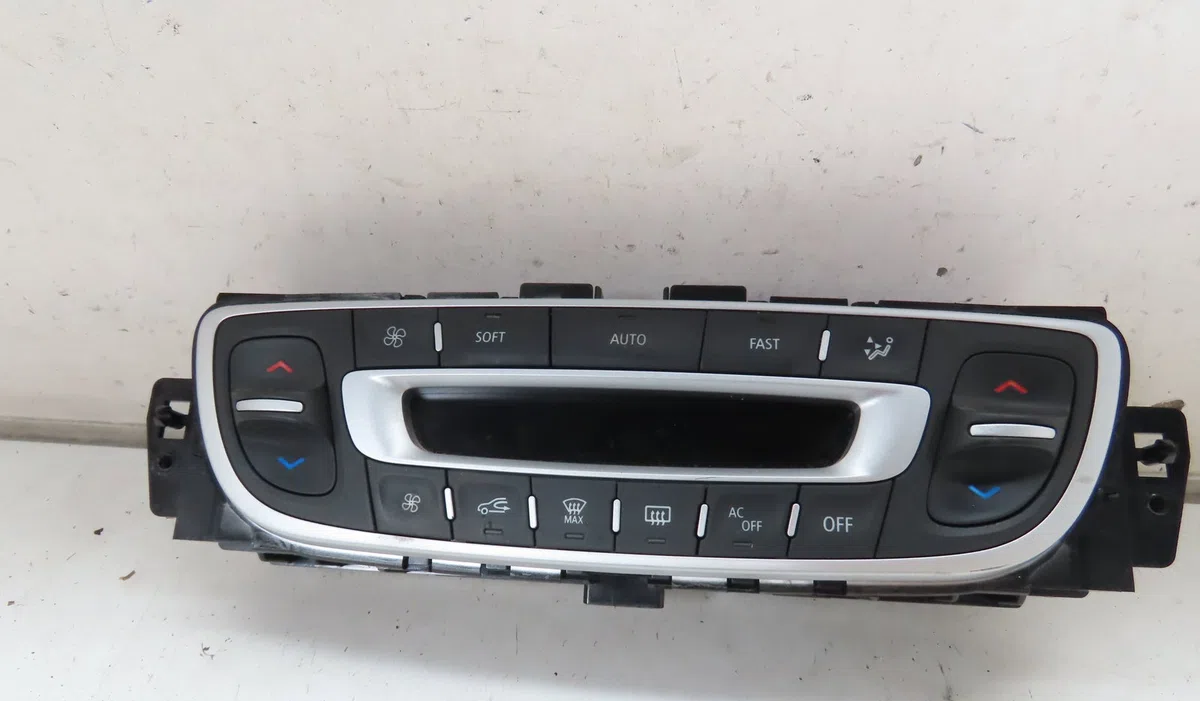 Commande de chauffage RENAULT MEGANE 2010 occasion
