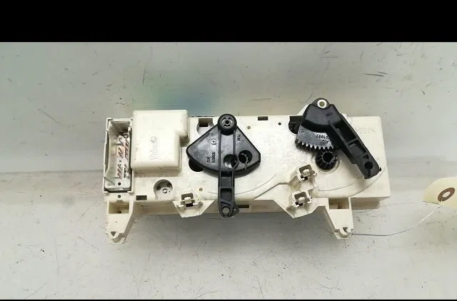 Commande de chauffage Renault MEGANE I (BA0-1_) 1.9 dci (ba05, ba1f) (2001-2003) occasion