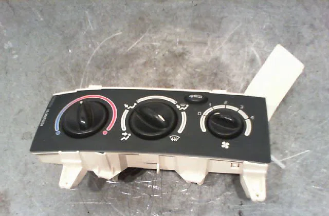 Commande de chauffage RENAULT MEGANE I Phase 1 11-1995--03-1999 occasion
