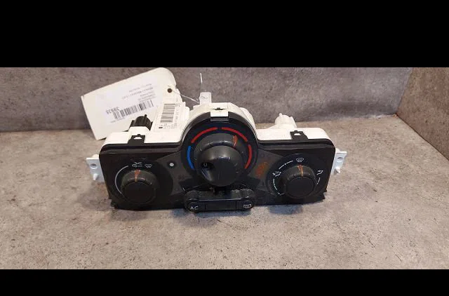 Commande de chauffage Renault MEGANE II (BM0-1_, CM0-1_) 1.5 dci (bm02, bm13, bm2a, cm02, cm13) (2003-2008) occasion