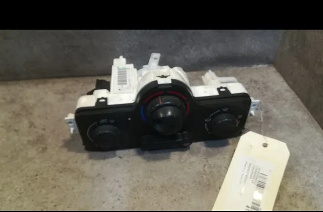 Commande de chauffage Renault MEGANE II (BM0-1_, CM0-1_) 1.5 dci (bm0f, bm0t, bm2b, cm0f, cm0t) (2002-2008) 5 portes occ