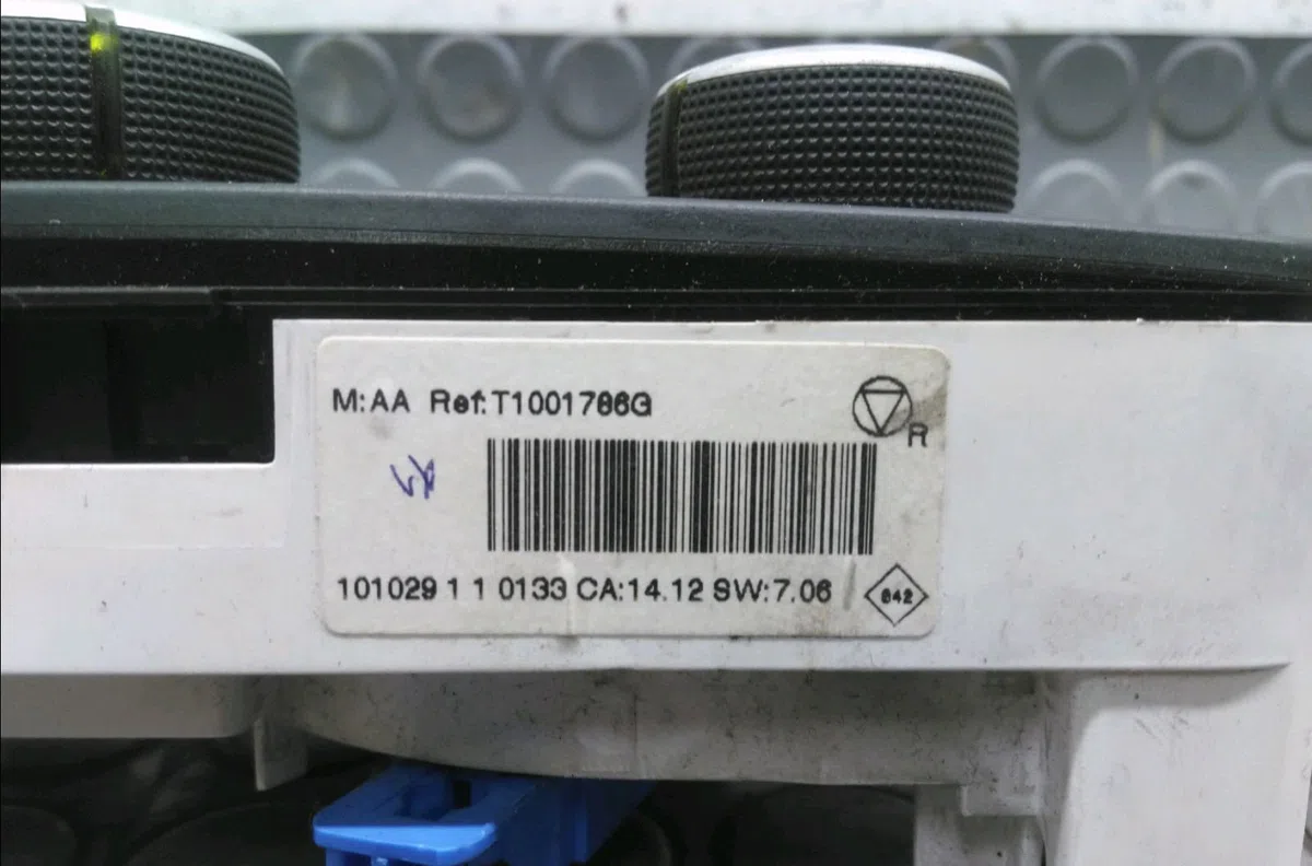 Commande de chauffage Renault MEGANE III 3-5 portes (BZ0-1_, B3_) 1.5 dci (2009) 5 portes occasion