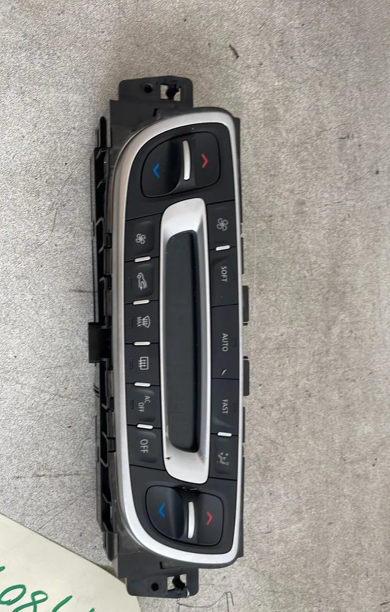 Commande de chauffage Renault MEGANE III 3-5 portes (BZ0-1_, B3_) 1.5 dci (bz0c) (2008-2015) 5 portes occasion