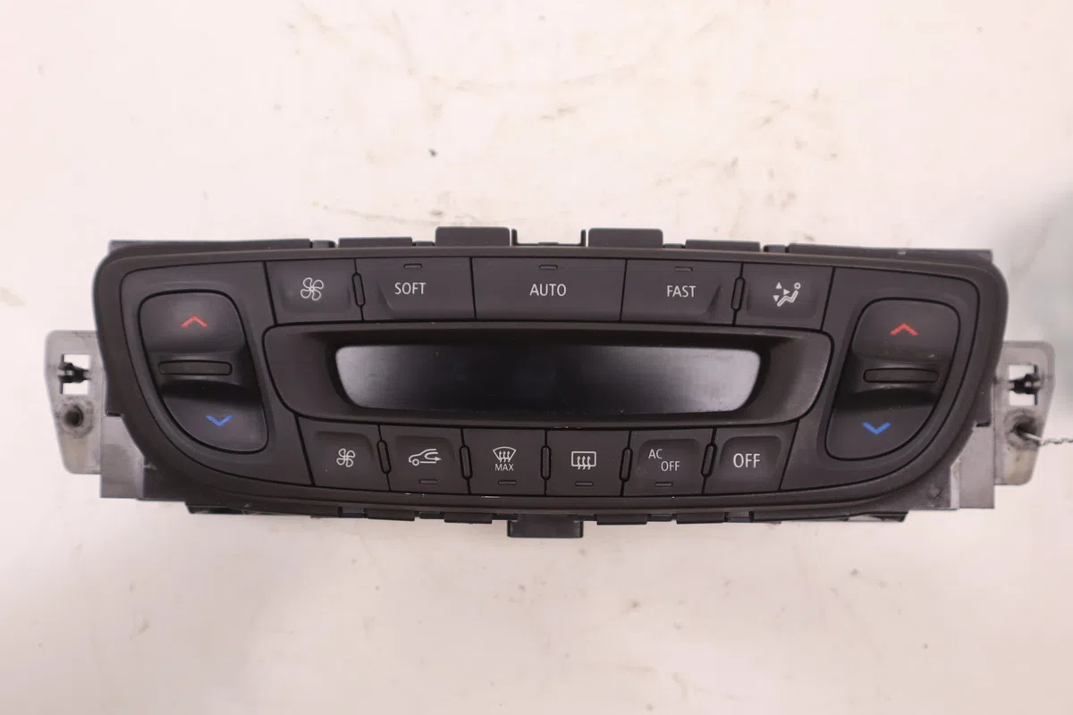 Commande de chauffage Renault MEGANE III Coupé (DZ0-1_) 2.0 tce (dz1n) (2009) occasion