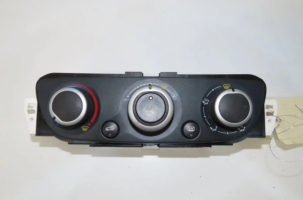 Commande de chauffage Renault MEGANE III Grandtour (KZ0-1) 1.5 dci (kz09, kz0d, kz1g, kz29, kz14, kz1w, kz10, kz1f,... (