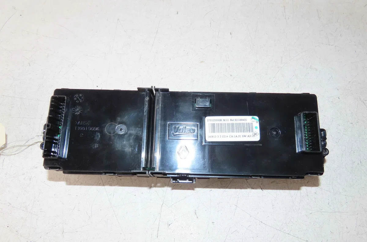 Commande de chauffage RENAULT MEGANE III occasion — photo 2