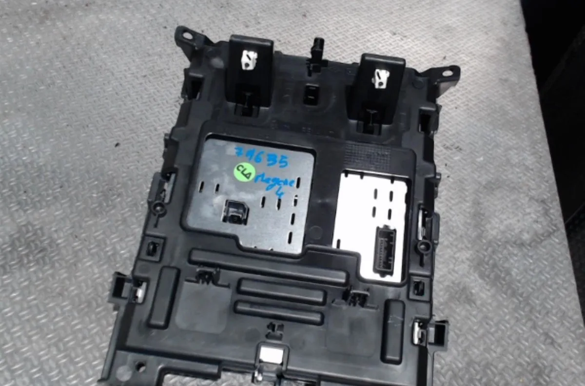 Commande de chauffage Renault MEGANE IV 3-5 portes (B9A-M-N_) 1.5 dci 110 (b9a3) (2015) occasion