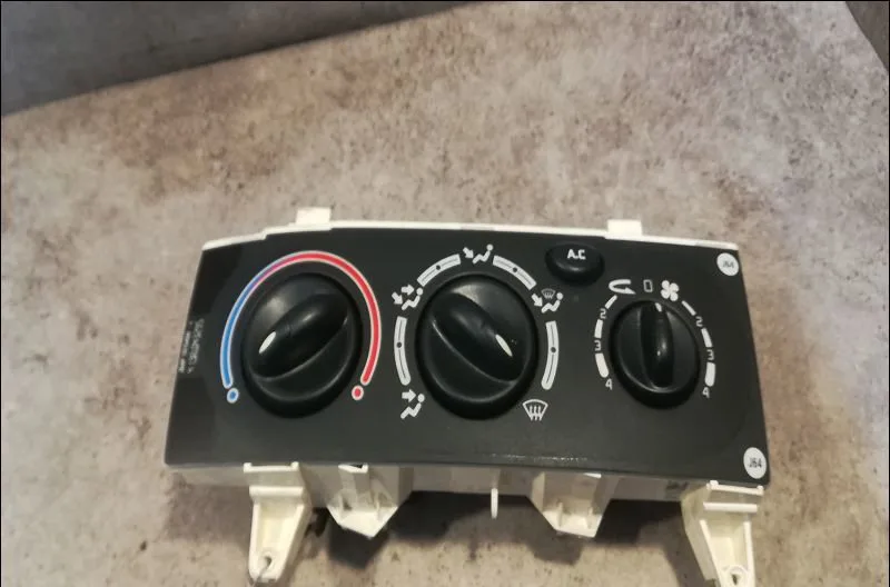 Commande de chauffage Renault MEGANE Scenic (JA0-1_) 1.6 e (ja0f) (1996-1999) occasion
