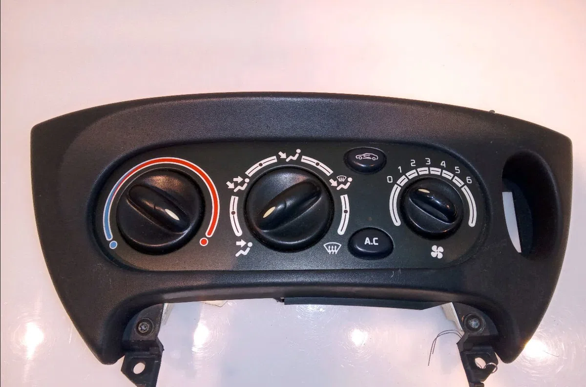 Commande de chauffage Renault MEGANE Scenic (JA0-1_) 1.9 dti (ja0n) (1997-1999) occasion