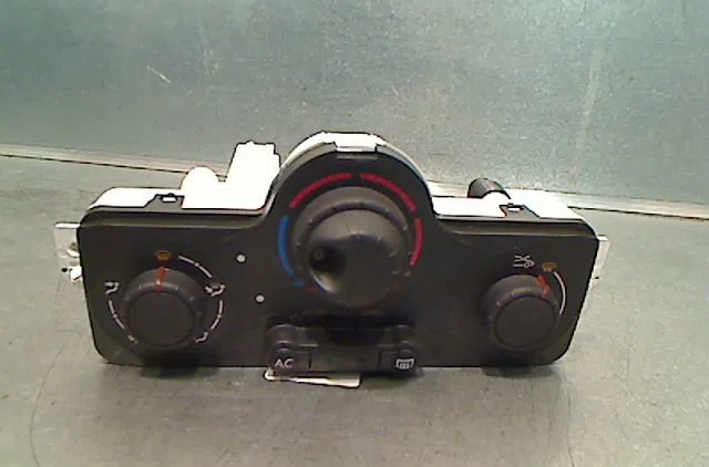 Commande de chauffage RENAULT MODUS Phase 1 09-2004--12-2007 occasion