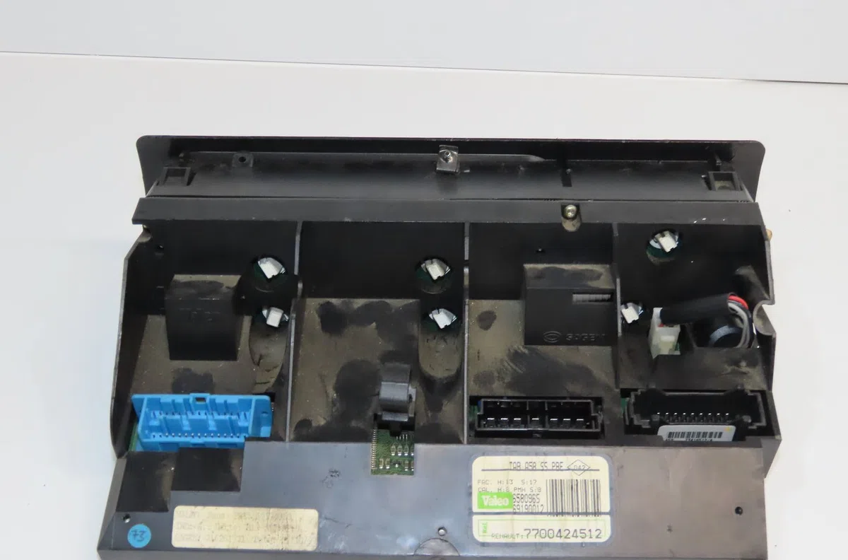 Commande de chauffage Renault SAFRANE II (B54_) 2.2 dt (b54g) (1996-2000) 5 portes occasion