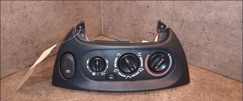 Commande de chauffage Renault SCÉNIC I Monospace (JA0-1_, FA0_) 1.9 dti (ja0n) (1999-2003) occasion