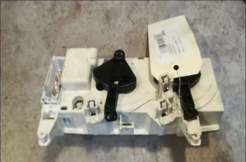 Commande de chauffage Renault SCÉNIC I Monospace (JA0-1_, FA0_) 1.9 dti (ja1u) (2001-2003) occasion
