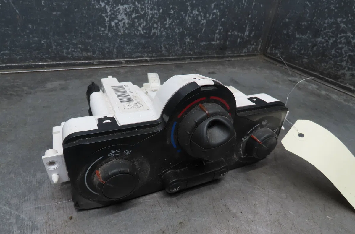 Commande de chauffage Renault SCÉNIC II (JM0-1_) 1.4 (jm0b, jm0h, jm1a) (2003-2008) occasion
