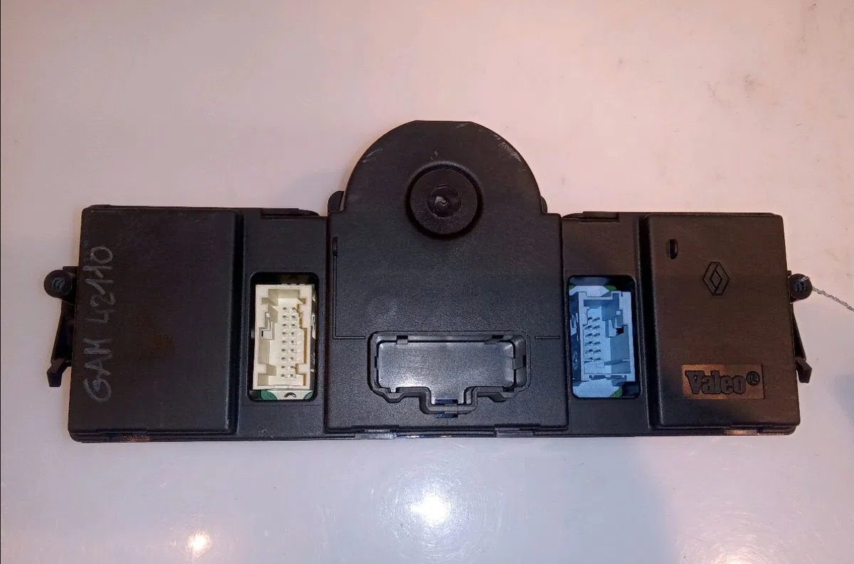 Commande de chauffage Renault SCÉNIC II (JM0-1_) 1.5 dci (jm1e, jm16) (2005-2008) 5 portes occasion