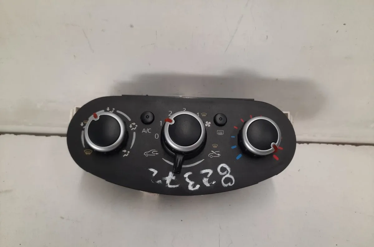 Commande de chauffage RENAULT TWINGO 3 PHASE 1 occasion