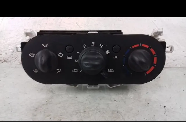 Commande de chauffage Renault TWINGO II (CN0_) 1.2 16v (cn0k, cn0v) (2007) 3 portes occasion