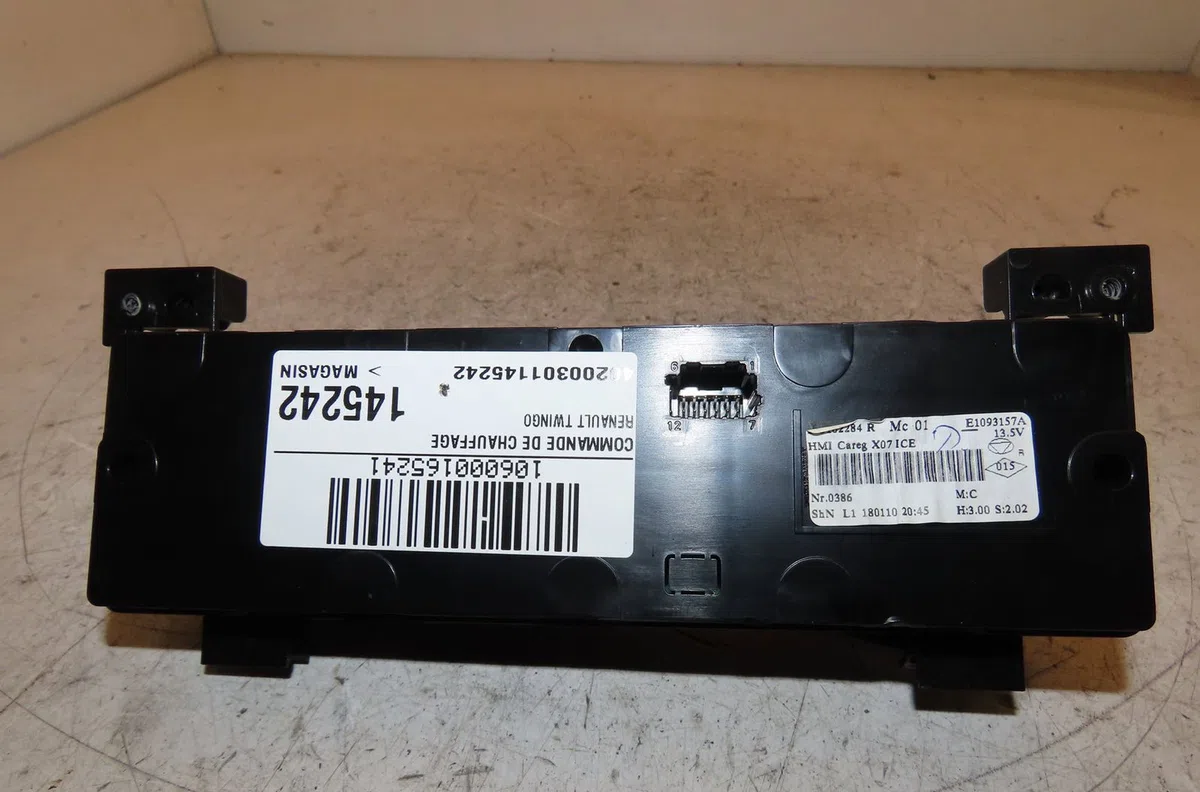 Commande de chauffage Renault TWINGO III (BCM_, BCA_) 1.0 sce 70 (bcmb) (2015) 5 portes occasion — photo 2