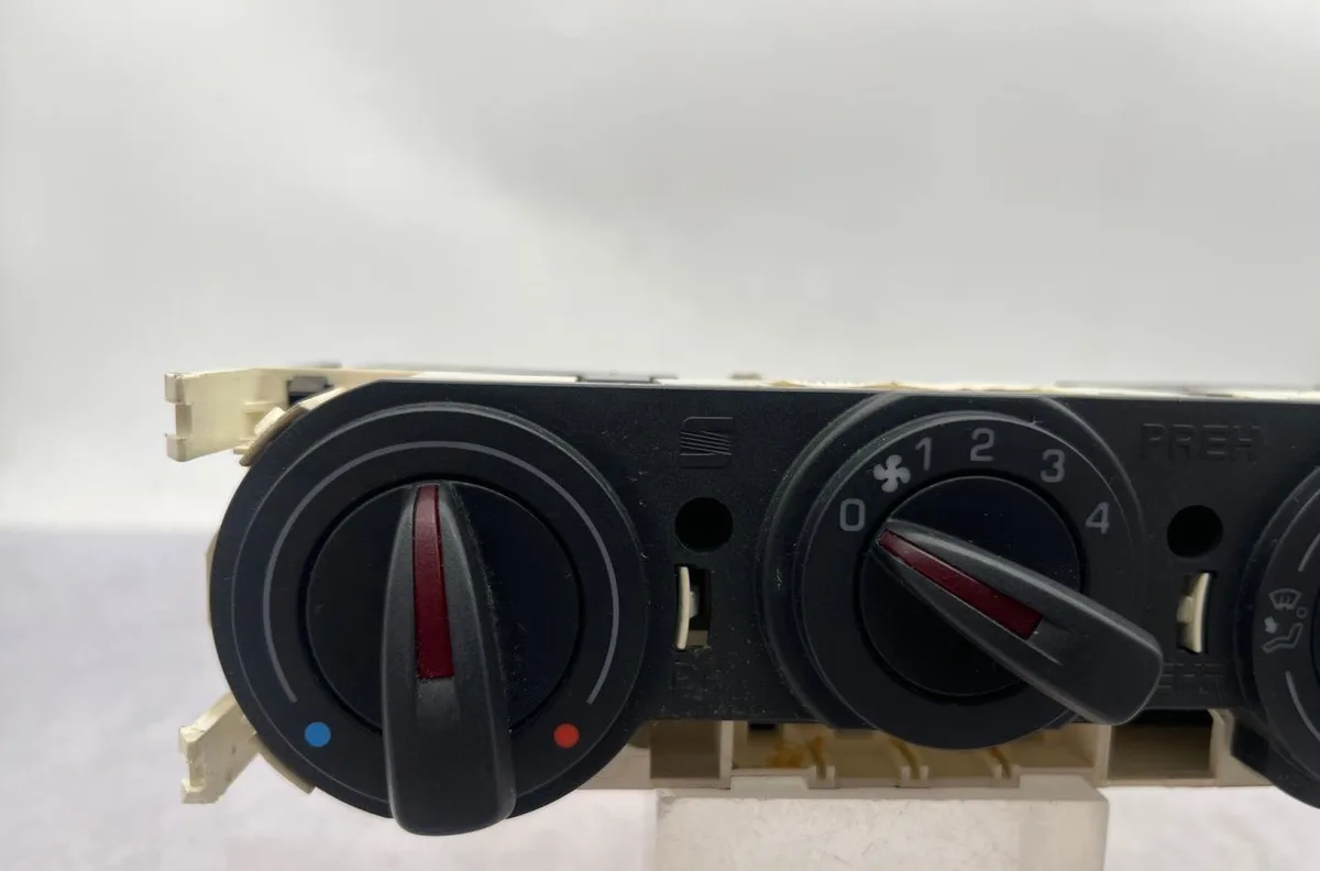 Commande de chauffage SEAT IBIZA 4 PHASE 1 COUPE occasion