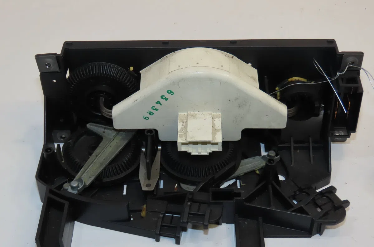 Commande de chauffage Seat IBIZA II (6K1) 1.9 d (1993-1996) 3 portes occasion
