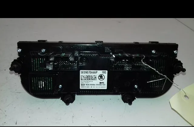 Commande de chauffage Skoda OCTAVIA III Combi (5E5, 5E6) 1.6 tdi (2012-2015) occasion