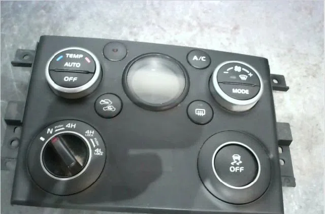 Commande de chauffage Suzuki GRAND VITARA II (JT, TE, TD) 1.9 ddis traction intégrale (jt419, td44, jb419wd,... (2005-20