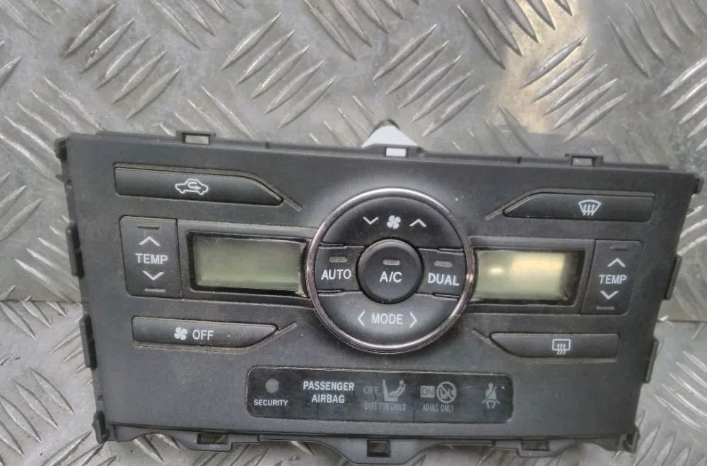 Commande de chauffage Toyota AURIS (_E15_) 1.4 d-4d (nde150_) (2007-2012) 3 portes occasion
