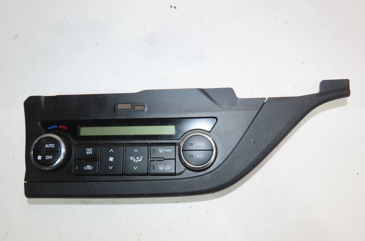 Commande de chauffage Toyota AURIS (_E18_) 1.8 hybrid (zwe186_) (2012-2018) occasion