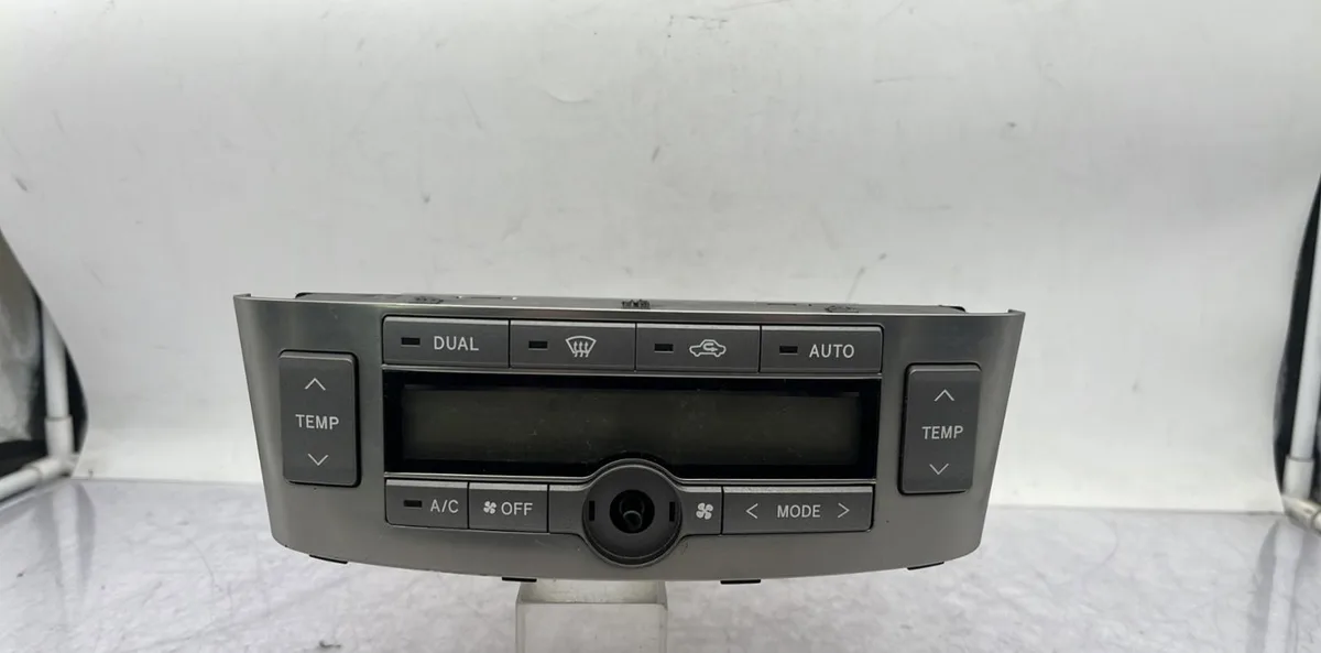 Commande de chauffage TOYOTA AVENSIS 2 PHASE 2 BREAK occasion