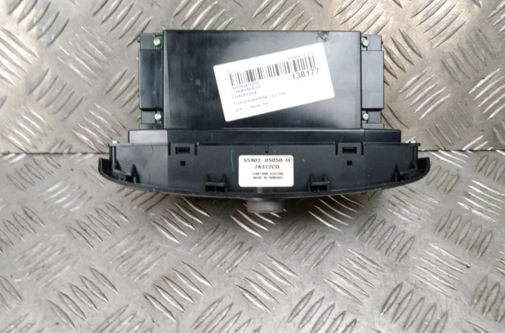 Commande de chauffage Toyota AVENSIS Break (_T25_) 2.2 d-cat (adt251_) (2005-2008) occasion