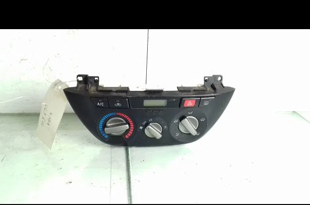 Commande de chauffage Toyota RAV 4 II (_A2_) 2.0 4wd (aca21, aca20) (2000-2005) occasion