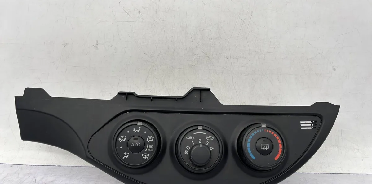 Commande de chauffage TOYOTA YARIS 3 PHASE 2 occasion