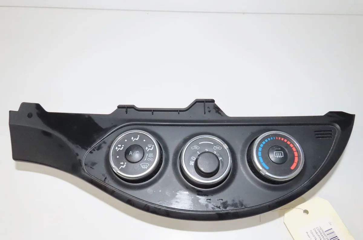 Commande de chauffage Toyota YARIS (_P13_) 1.0 (ksp130_) (2010) occasion
