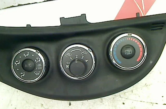 Commande de chauffage Toyota YARIS (_P13_) 1.3 (nsp130_) (2011) occasion