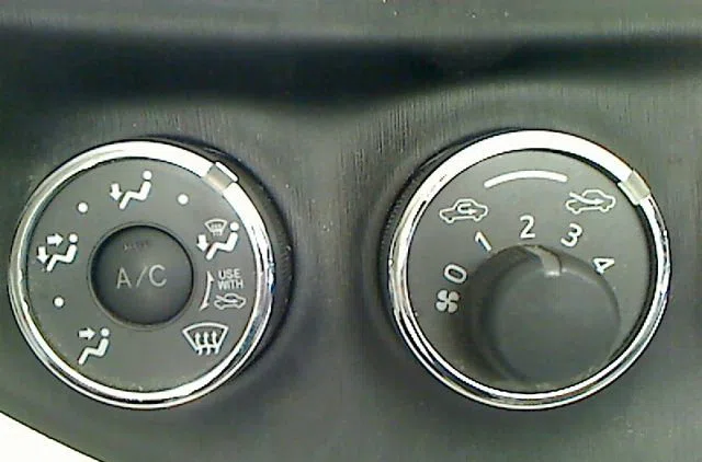 Commande de chauffage Toyota YARIS (_P13_) 1.3 (nsp130_) (2011) occasion