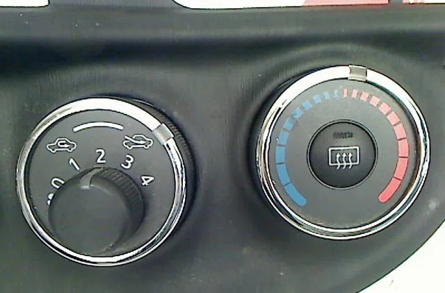Commande de chauffage Toyota YARIS (_P13_) 1.3 (nsp130_) (2011) occasion