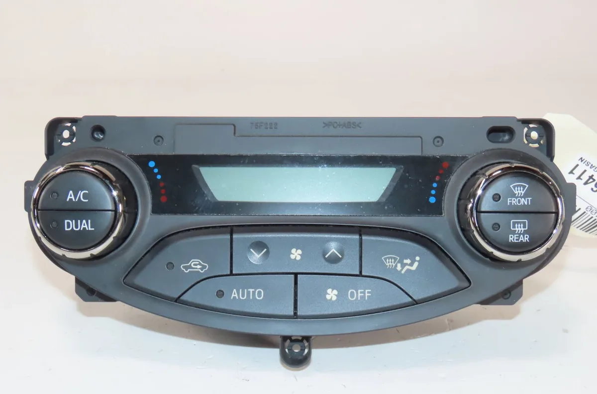 Commande de chauffage Toyota YARIS (_P13_) 1.5 hybrid (nhp130_) (2012) occasion