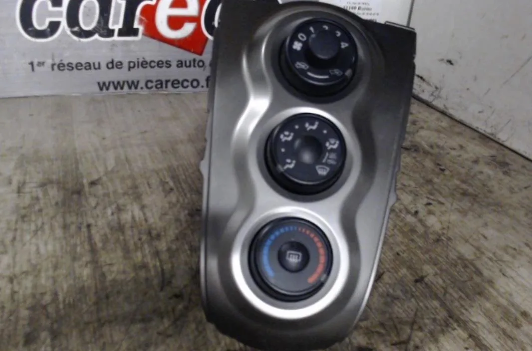 Commande de chauffage Toyota YARIS (_P9_) 1.0 vvt-i (ksp90_) (2005-2011) 5 portes occasion