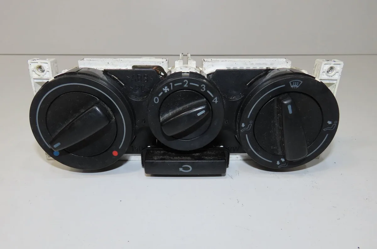 Commande de chauffage Volkswagen GOLF IV (1J1) 1.6 (1997-2004) occasion