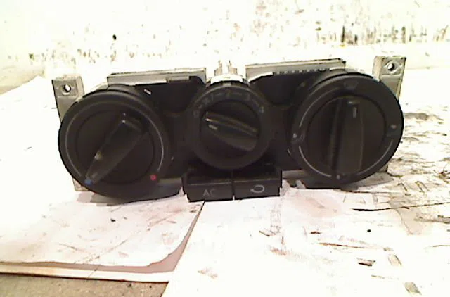 Commande de chauffage VOLKSWAGEN GOLF IV Phase 1 01-1998--05-2004 occasion