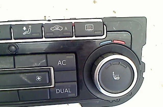 Commande de chauffage Volkswagen GOLF VI (5K1) 2.0 tdi (2008-2013) 5 portes occasion