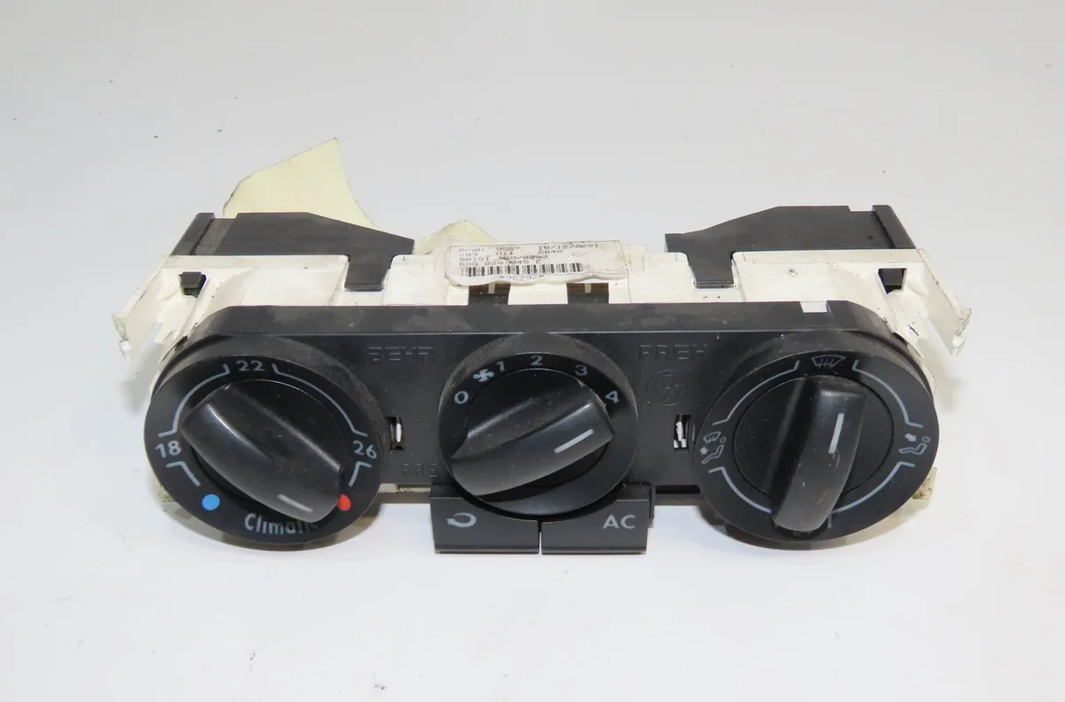 Commande de chauffage Volkswagen POLO (9N_, 9A_) 1.2 12v (2001-2007) 5 portes occasion