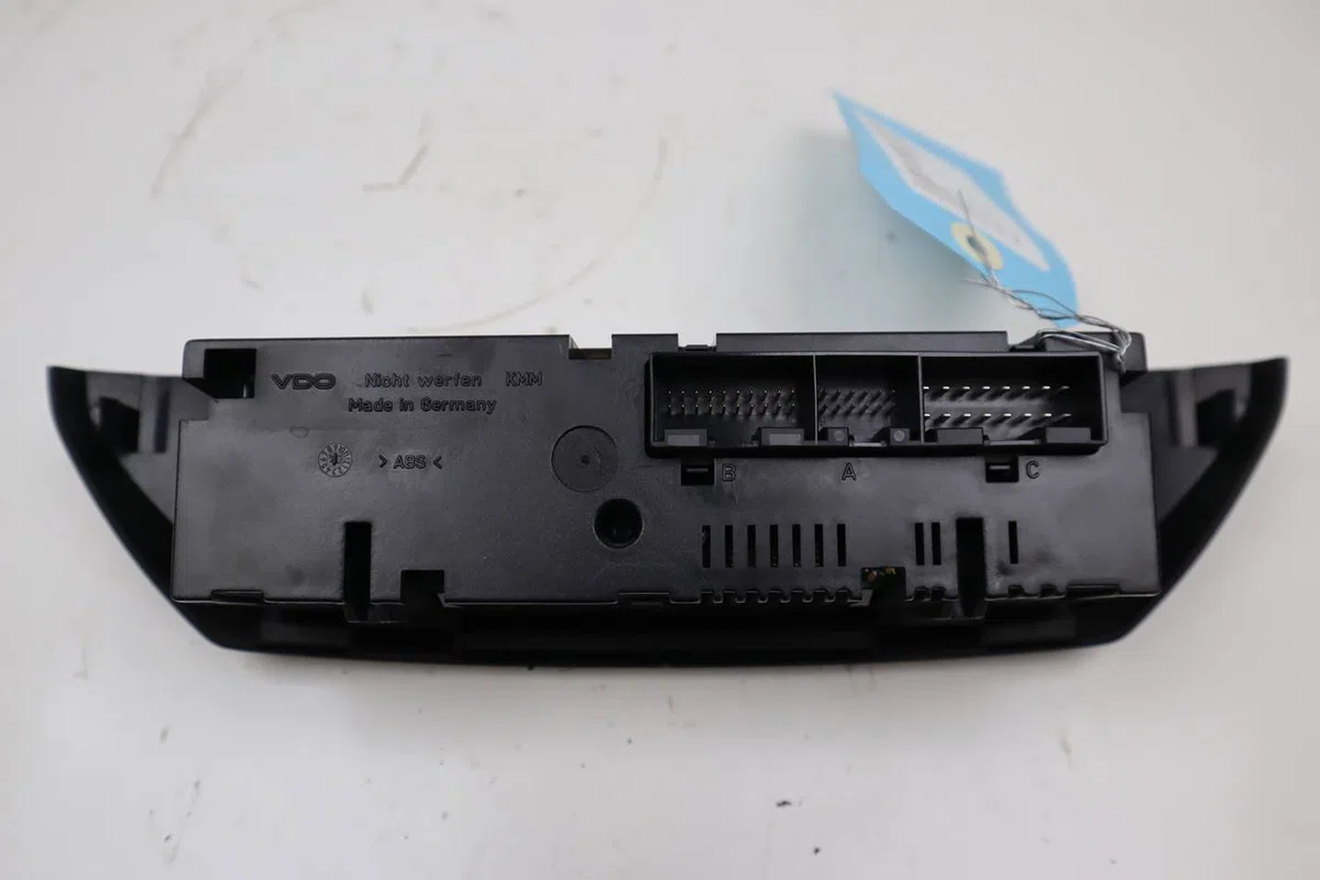 Commande de chauffage Volkswagen POLO (9N_, 9A_) 1.9 tdi (2001-2009) 5 portes occasion