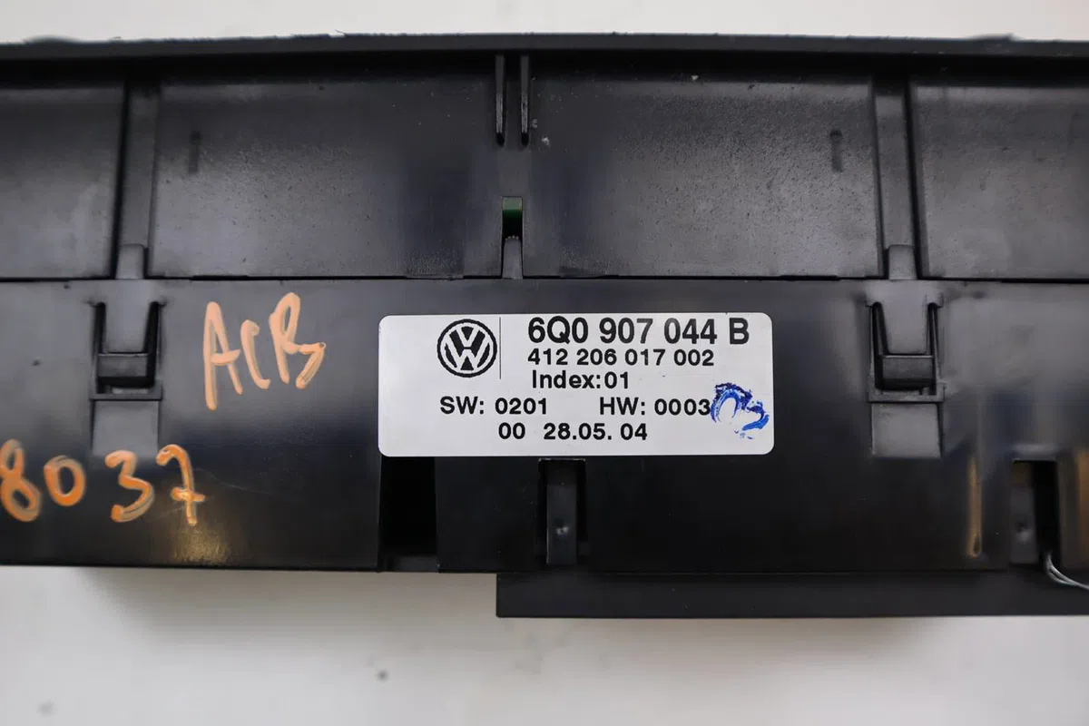 Commande de chauffage Volkswagen POLO (9N_, 9A_) 1.9 tdi (2001-2009) 5 portes occasion